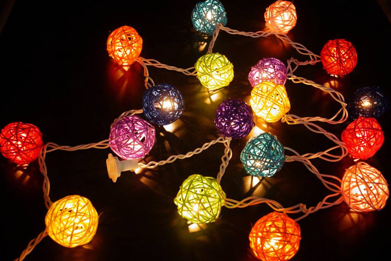 1 Set of Multi Coloured 5cm Rattan Cane 20 Ball Battery Powered 3m String Lights Christmas Gift Home Wedding Party Bedroom Decoration Table Centrepiece