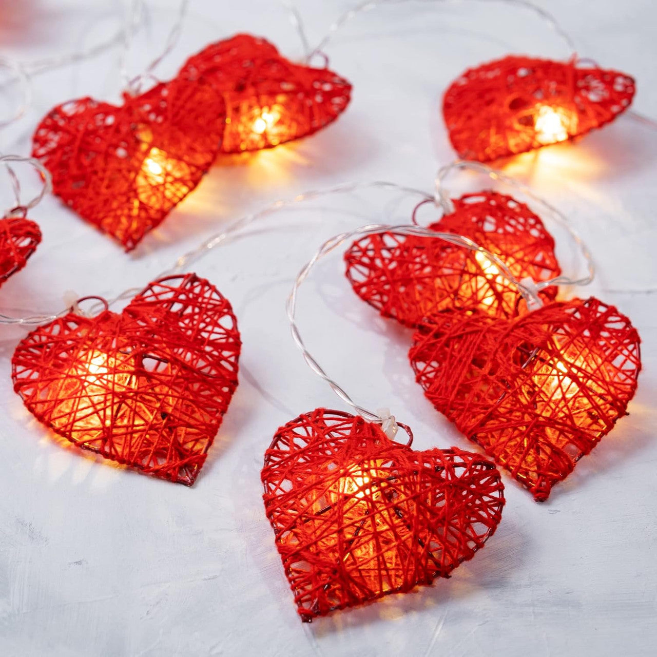 50 Red 3D Hollowed Rattan Heart-Shaped 5M LONG String Fairy Lights, Battery (AA) Indoor & Outdoor Decorations Wedding Valentines Romantic Room Table Lighting