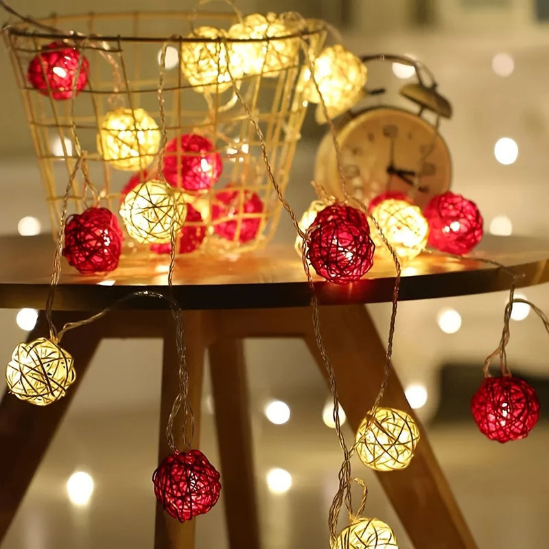 1 Set of Red and White5cm Rattan Cane 20 Ball Battery Powered 3m String Lights Christmas Gift Home Wedding Party Bedroom Decoration Table Centrepiece