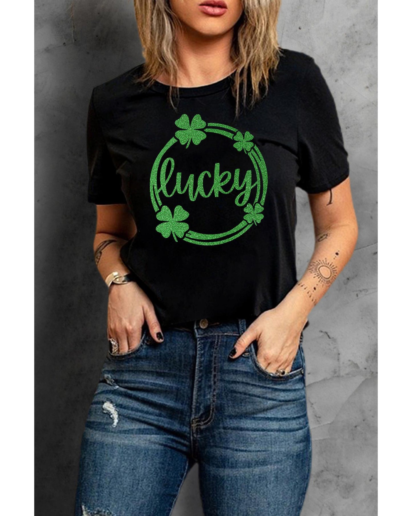 Azura Exchange Sequin Lucky Clover Print T-shirt - L