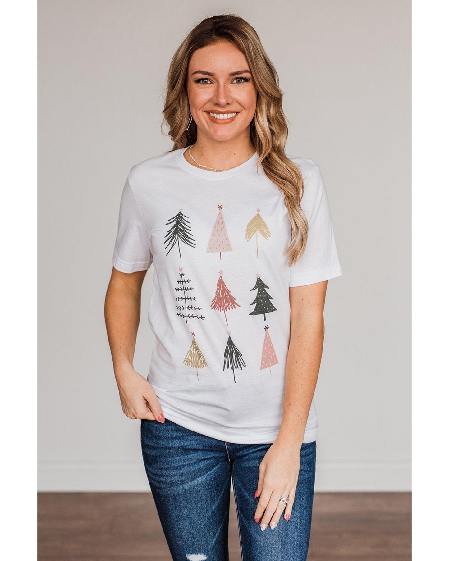 Azura Exchange Christmas Tree Graphic Tee - L