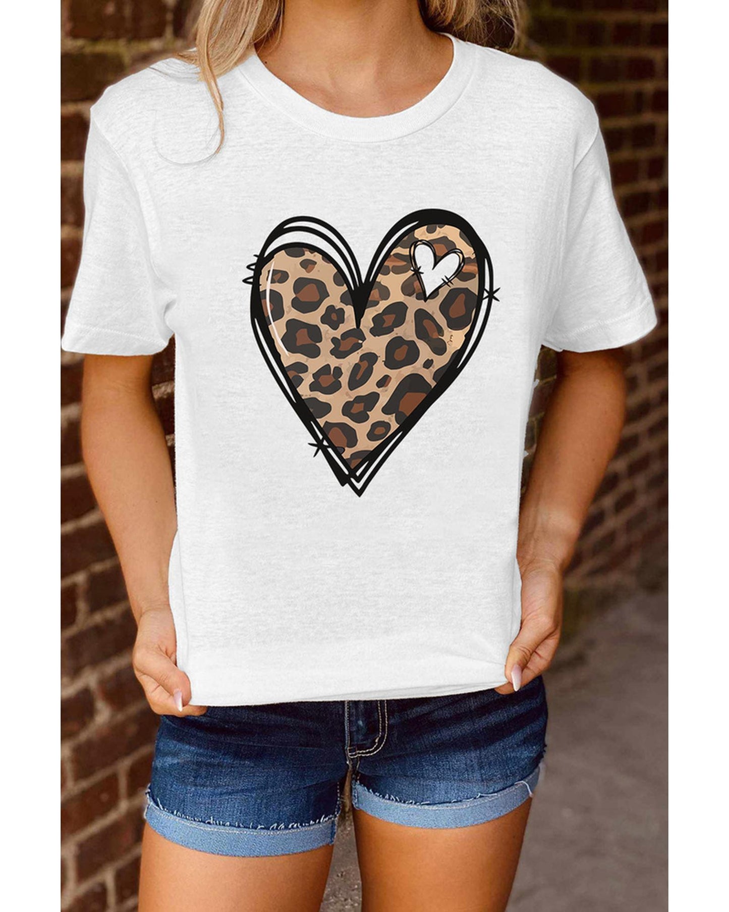 Azura Exchange Leopard Heart Pattern Print T-Shirt - M