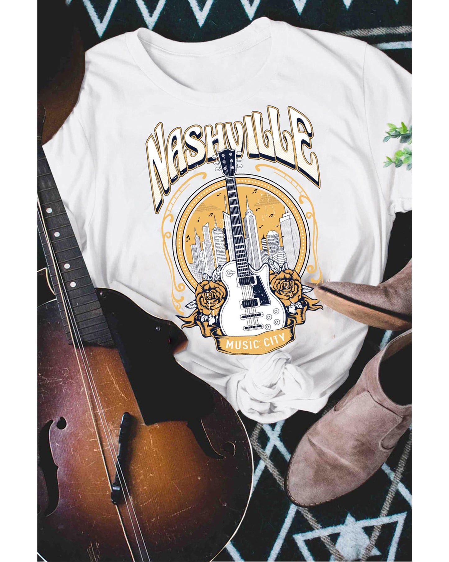 Azura Exchange Nashville Guitar Floral Print T-Shirt - M