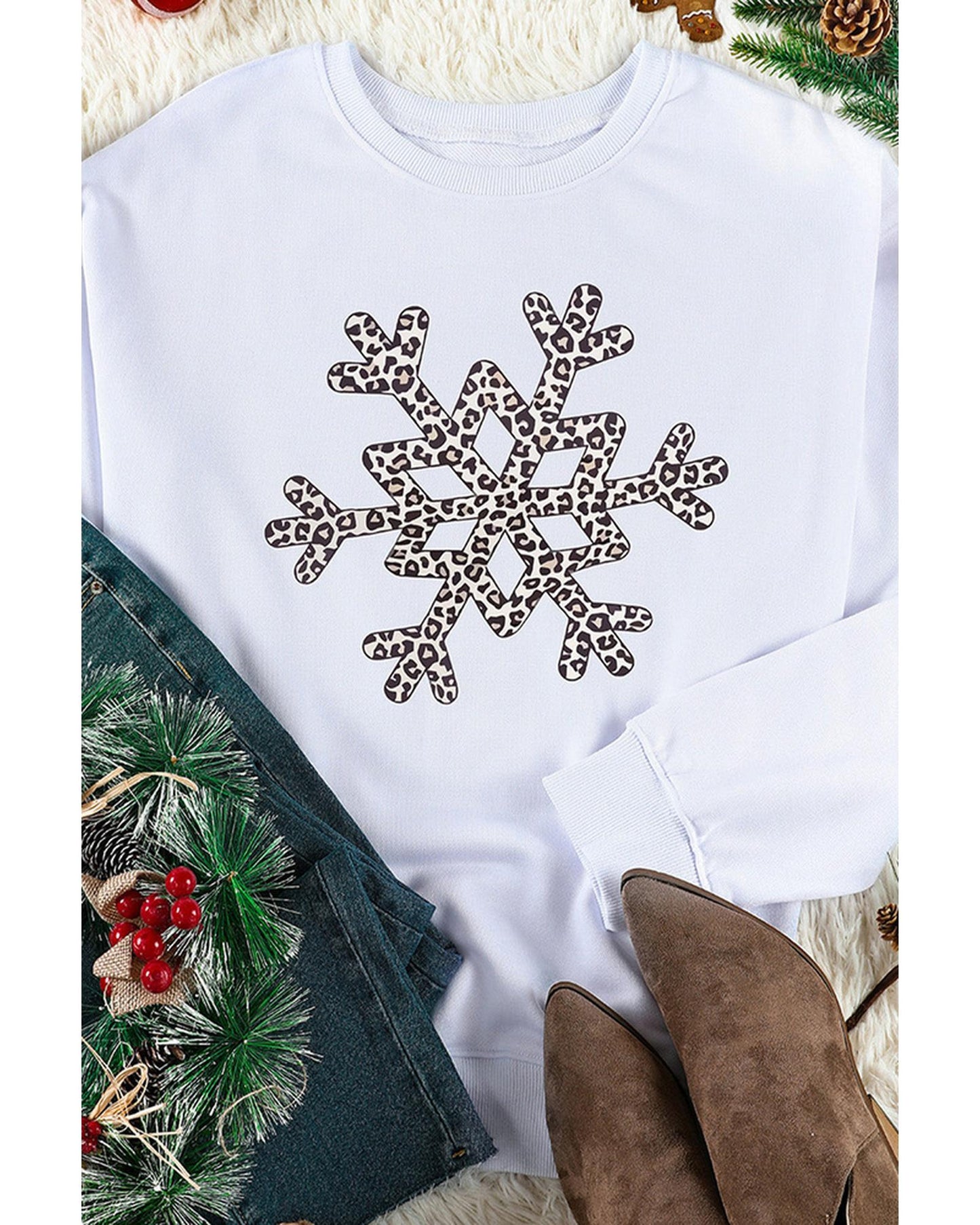 Azura Exchange Leopard Snowflake Pullover Sweatshirt - M