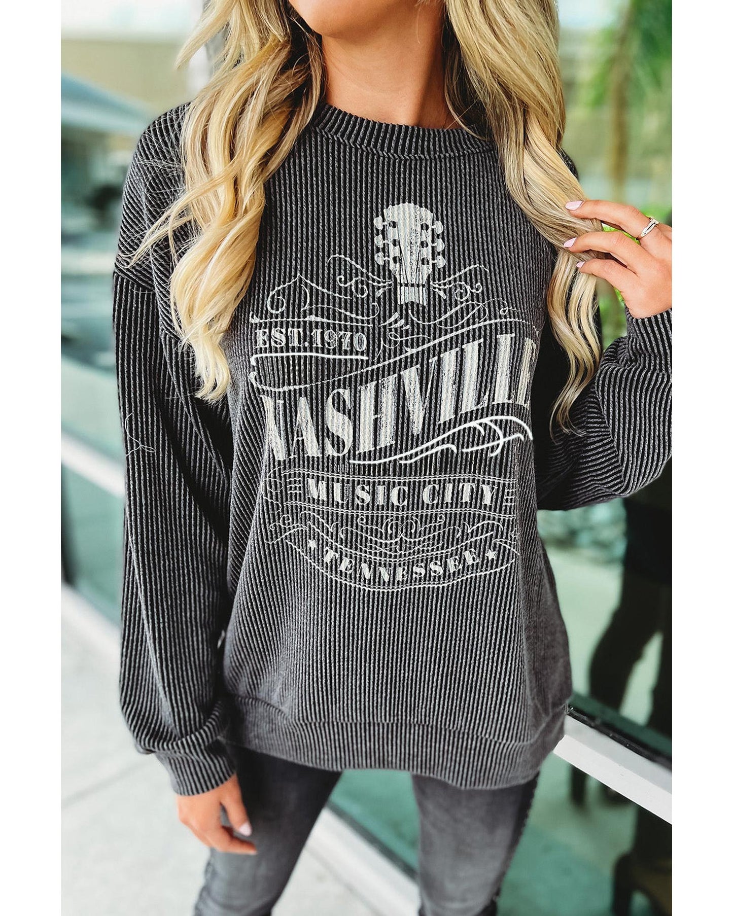 Azura Exchange NASHVILLE MUSIC CITY Corded Graphic Sweatshirt - L