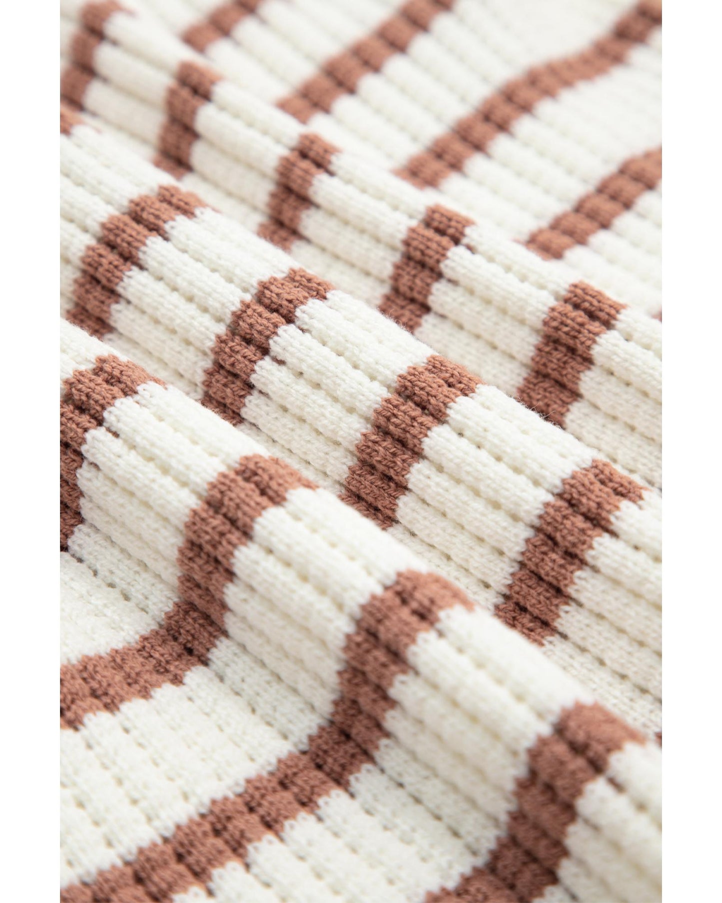 Khaki Stripe Scalloped Round Neck Short Sleeve Sweater - M