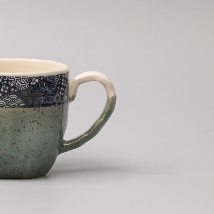 Mug in a Gift Box 260ml Green with Patchwork Band Design