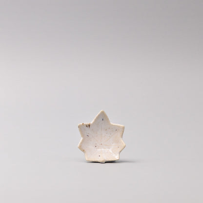 Sauce Dish Maple Leaf 6cm Ivory Fleck