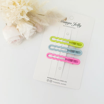 MANGO JELLY Gloss Glaze Wavy Hair Clips - Neon - One Pack