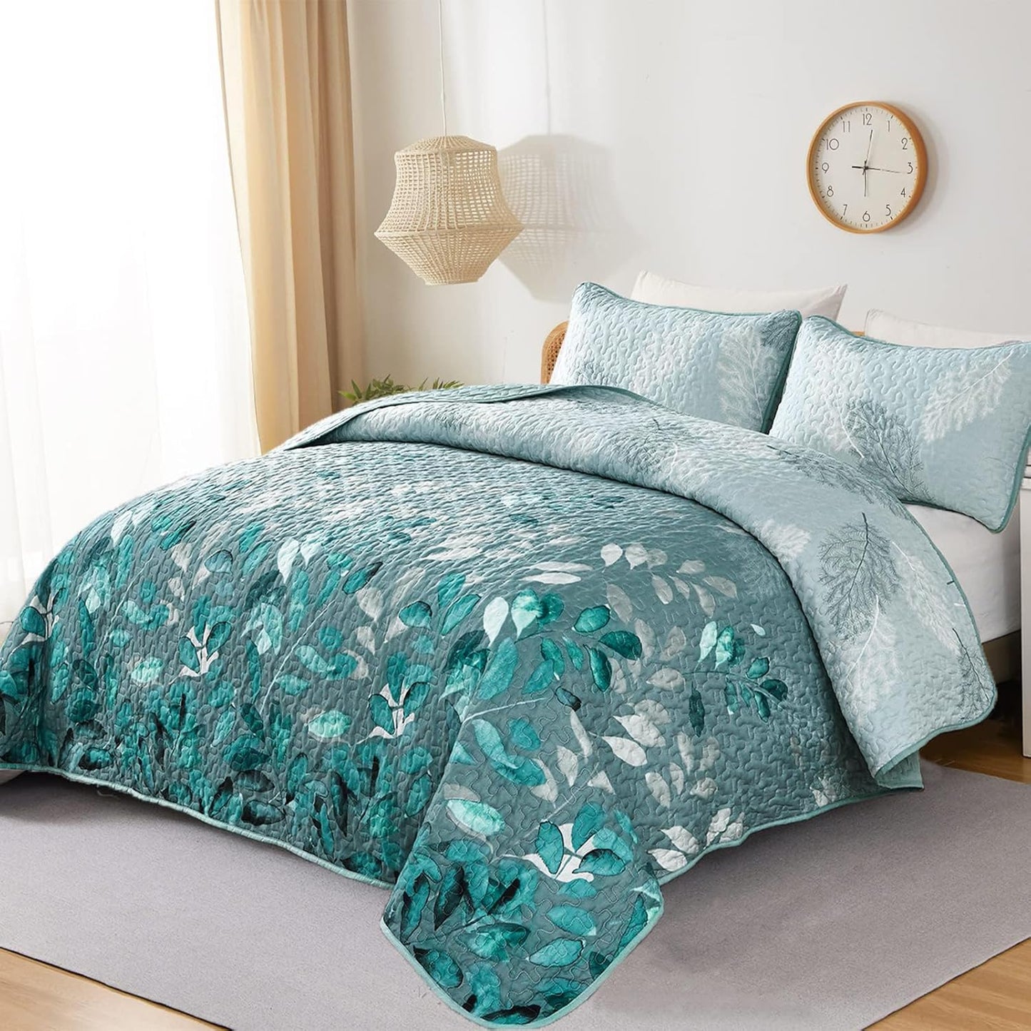 Crafted Quilted Bedspread and Pillowcases Set: A Testament to Elegance - Queen size