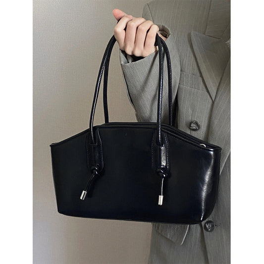 Elegant Black PU Handbag with Stylish Chain Closure – Spacious and Versatile Shoulder Bag